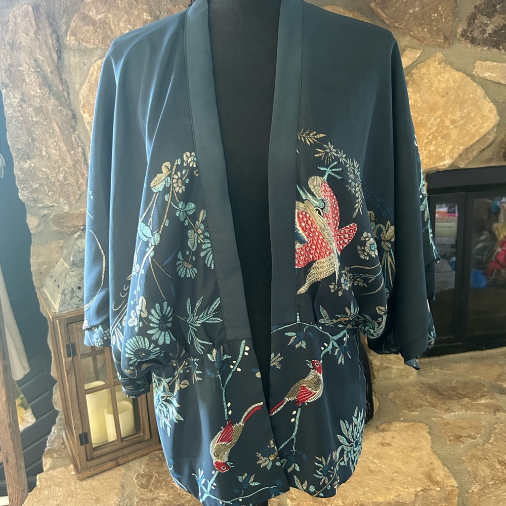 Zapa Women’s Size Medium Floral Printed Japan Satin Kimono